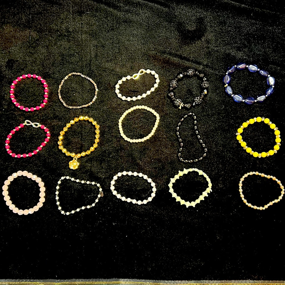 Vtg Lot of 15 stretch bracelets Costume Jewelry